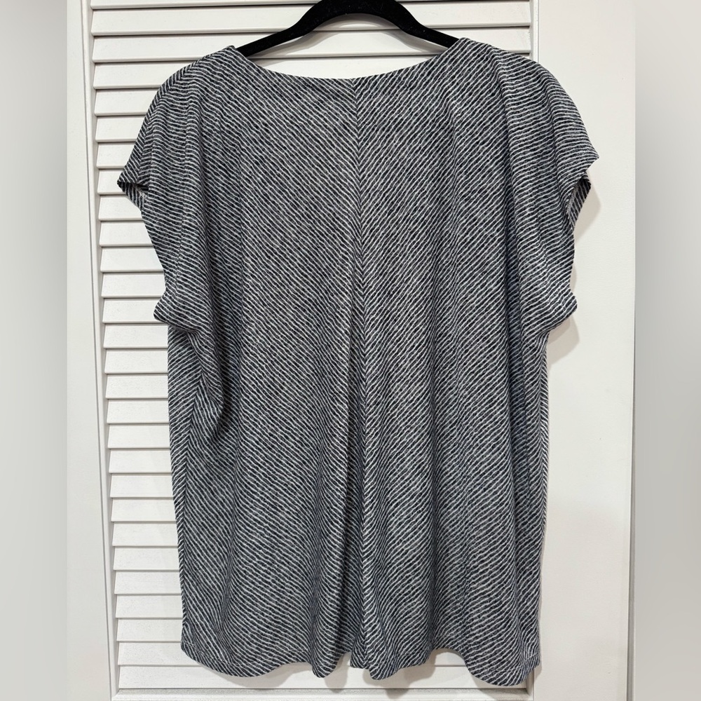 Loft size XL tshirt - Picture 2 of 5